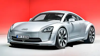 Illustration des Audi TT e-tron (2027), mit Blick von schräg vorne auf das Auto. - Foto: Avarvarii