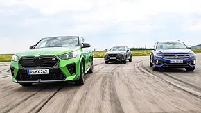 BMW X2 M35i/Cupra Formentor VZ/VW T-Roc R; fahrende Autos; SUV; Frontansicht - Foto: Daniela Loof BMW X2 M35i/Cupra Formentor VZ/VW T-Roc R; fahrende Autos; SUV; Frontansicht - Foto: Daniela Loof