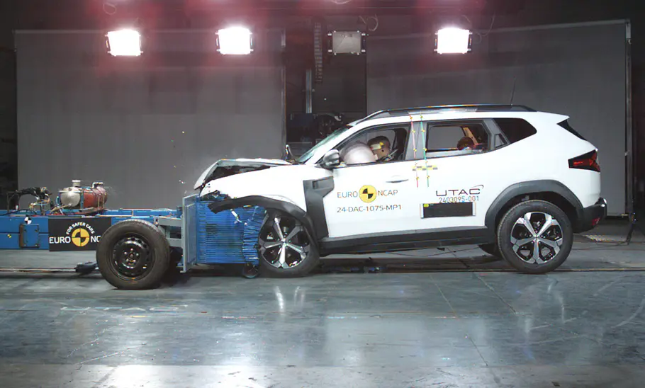 Der Dacia Duster (2024) im Euro NCAP-Crashtest.