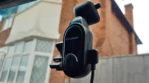 Die Dashcam Nextbase Piqo im Test. - Foto: Aaron Hussain / CAR