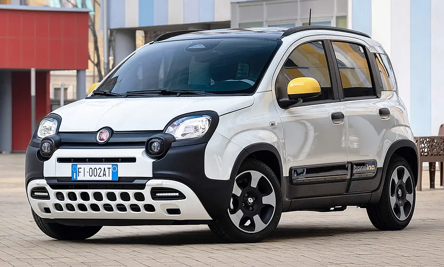 Der Fiat Pandina (2025) statisch von vorne rechts.