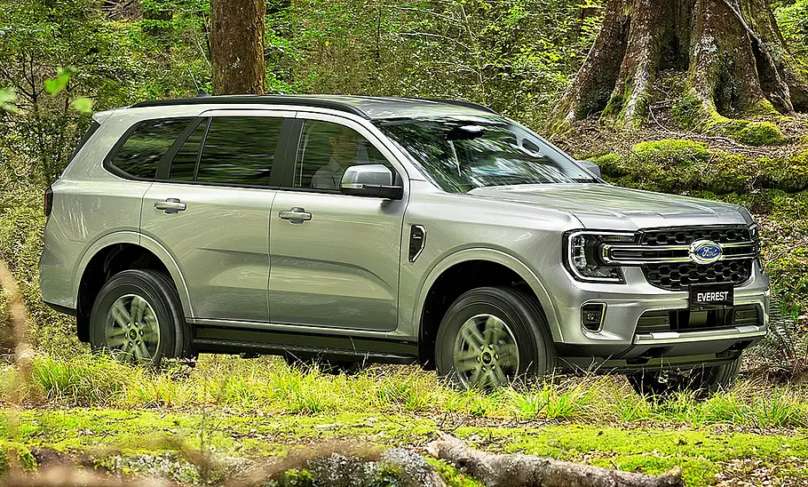 Ford Everest (2022) Ford Everest (2022)