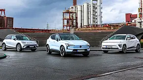 Smart #1/Volvo EX30/Hyundai Kona Elektro; Außenansicht; stehend; Elektro-SUV; Gruppenbild; Frontansicht - Foto: Daniela Loof