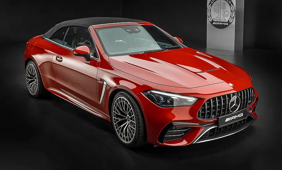 Mercedes-AMG CLE 53 Cabrio (2024) Mercedes-AMG CLE 53 Cabrio (2024); statisch von vorne links, Dach geschlossen