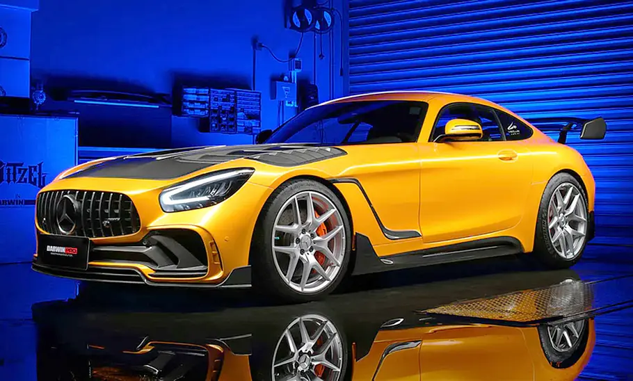 Der Mercedes-AMG GT C von Darwin Pro stehend von schräg vorne