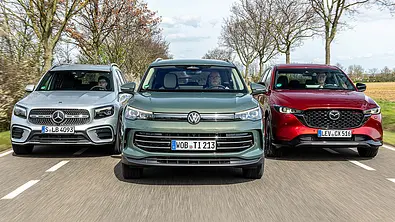 Mercedes GLB/VW Tiguan/Mazda CX-5; fahrend von vorne - Foto: Frank Ratering