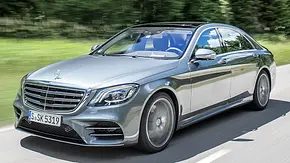 Mercedes S-Klasse (2017); fahrend von vorne rechts - Foto: Mercedes