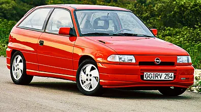 Opel Astra GSI 16V: Youngtimer kaufen - Foto: Opel