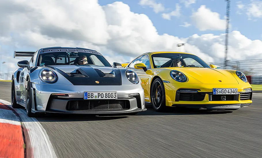 Porsche 911 GT3 RS/Porsche 911 Turbo S Porsche 911 GT3 RS/Porsche 911 Turbo S