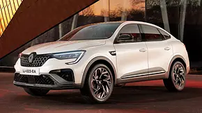 Renault Arkana Facelift (2024); stehend, schräg vorne - Foto: Renault
