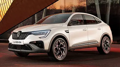 Renault Arkana Facelift (2024); stehend, schräg vorne - Foto: Renault