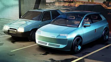 Urmodell des Skoda Favorit und 3d-Modell der Studie eines E-Crossovers, fotografiert von schräg vorn. - Foto: Skoda Design Urmodell des Skoda Favorit und 3d-Modell der Studie eines E-Crossovers, fotografiert von schräg vorn. - Foto: Skoda Design