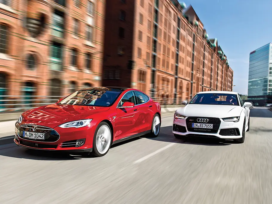 Tesla Model S P85D Audi RS 7 Sportler Elektroauto Vergleichstest