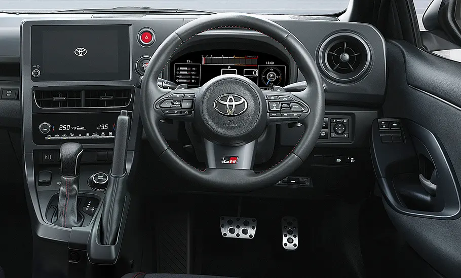 Das Cockpit des Toyota GR Yaris Facelift (2024).