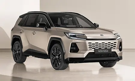 Toyota RAV4 (2026) steht im Studio, Ansicht von vorne rechst.