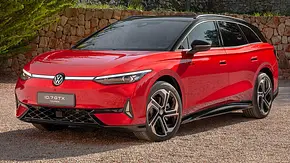 VW ID.7 GTX Tourer (2024), stehend von schräg vorne - Foto: VW