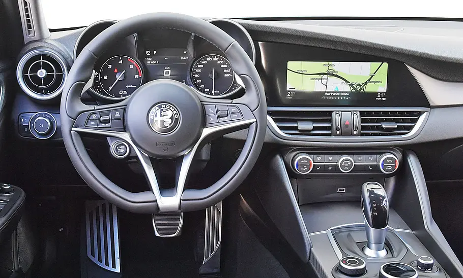 Alfa Romeo Giulia Alfa Romeo Giulia
