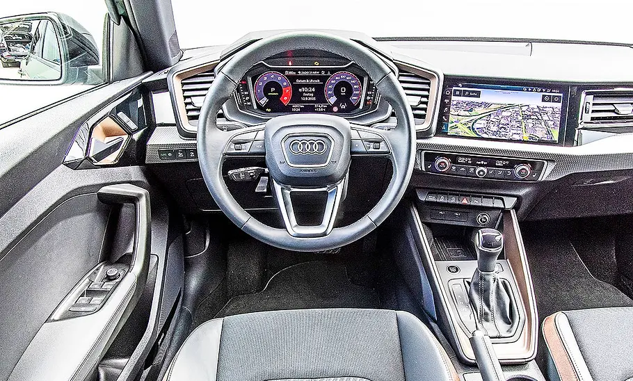 Blick auf die Armaturen im Innenraum des Audi A1.