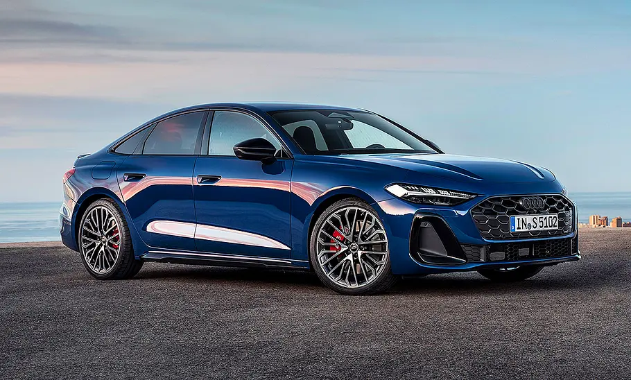 Audi S5 Sportback (2024); Außenansicht; stehend; Fließhecklimousine; Frontansicht
