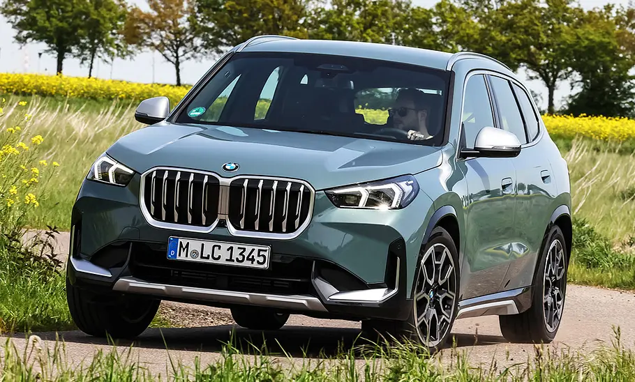BMW X1 BMW X1; Außenansicht, fahrendes Auto, SUV, Frontansicht