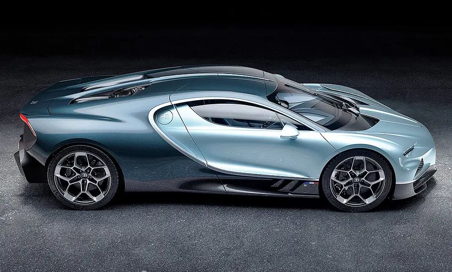 Bugatti Tourbillon (2026) Der Bugatti Tourbillon (2026) stehend seitlich