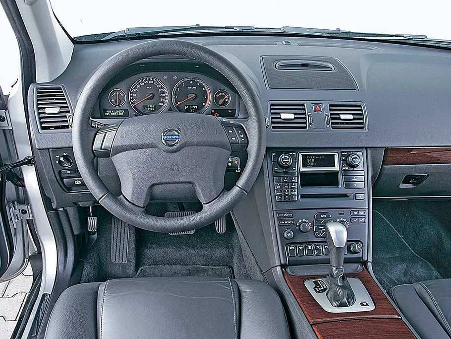 Volvo XC90 V8 AWD Geartronic Cockpit
