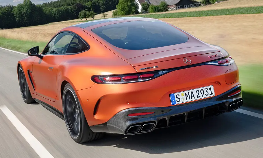 Mercedes-AMG GT 63 S E Performance (2024) Mercedes-AMG GT 63 S E Performance (2024); fahrend von hinten links