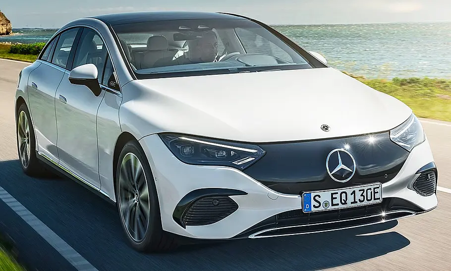 Mercedes EQE 350+ Mercedes EQE; fahrend von vorne links
