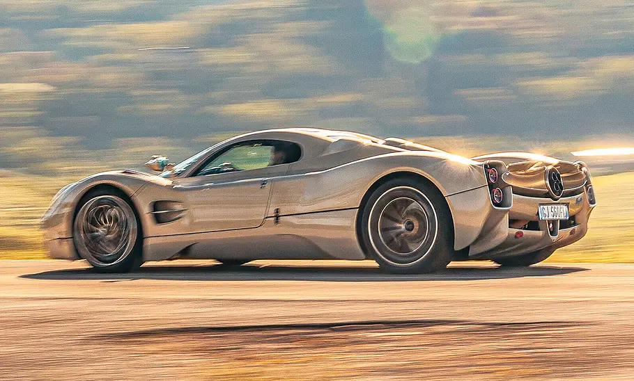 Pagani Utopia; fahrend von der linken Seite
