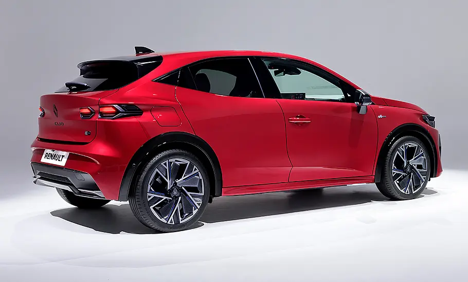 Renault Clio (2026) Der Renault Clio (2025) vor weißem Hintergrund, Ansicht von hinten rechts.