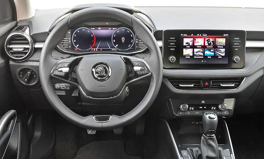 Skoda Fabia (2021) Das Cockpit des Skoda Fabia (2021), vom Fahrersitz aus fotografiert