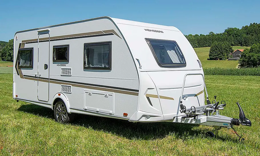 Neuer Weinsberg Caraone 480 EU (2025) Die Außenaufnahme zeigt den Weinsberg Caraone 480 EU (2025) statisch von schräg vorne rechts.