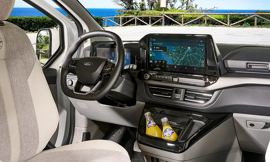 Das Bidl zeigtg das Cockpit des Westfalia Kelsey (2025).