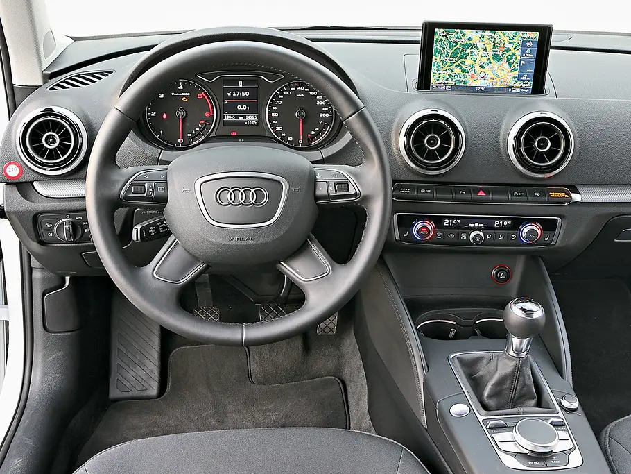 Audi A3 Sportback 1.6 TDI ultra Kompakte Diesel Vergleichstest Innenraum Cockpit