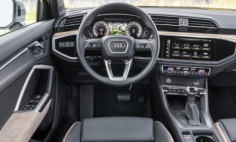 Audi Q3 (2019) Audi Q3 (2019)