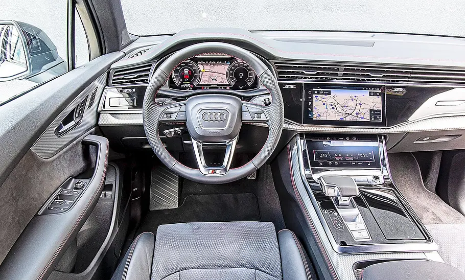 Audi Q7 Blick auf die Armaturen im Innenraum des Audi Q7.