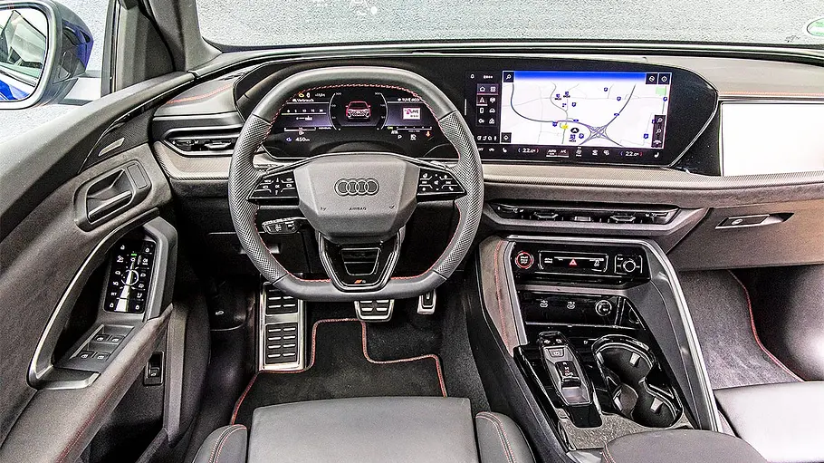 Audi SQ5 Blick auf die Armaturen im Innenraum des Audi SQ5.