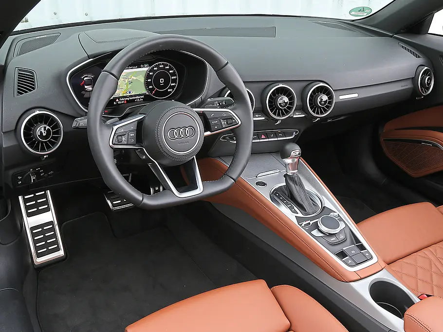 Audi TT Roadster 2.0 TFSI Vergleichstest Innenraum Cockpit