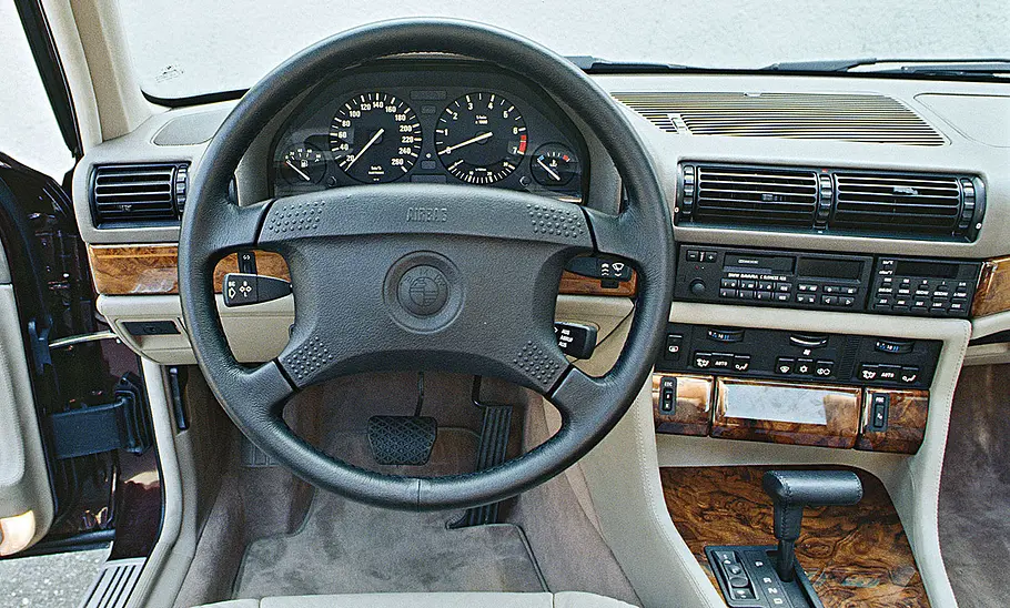 BMW 730i/740i (E32) BMW 740i Cockpit
