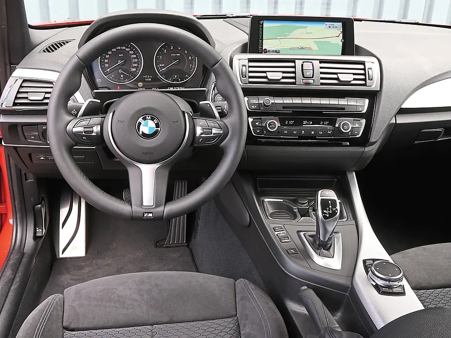 BMW M135i Vergleichstest Innenraum Cockpit
