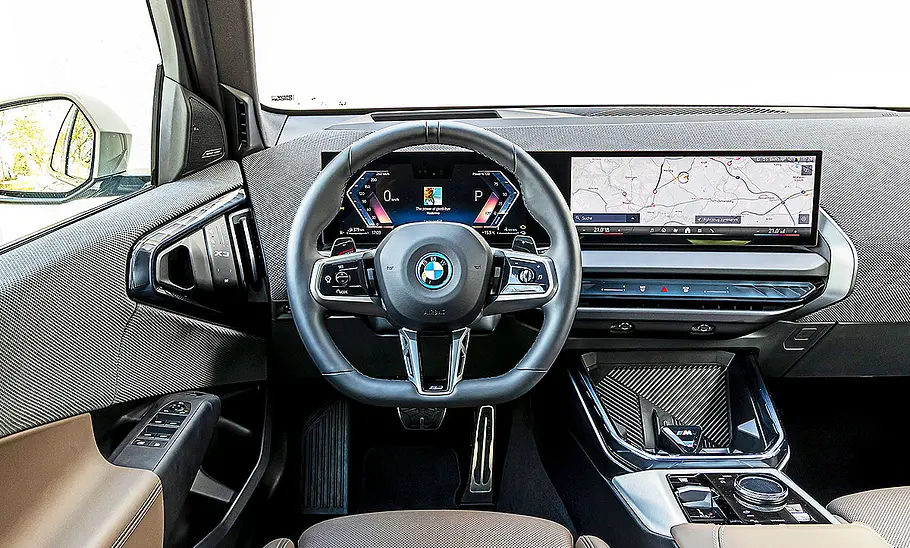 BMW X3 Blick auf die Armaturen im Innenraum des BMW X3.