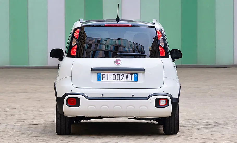 Der Fiat Pandina (2025) statisch von hinten.