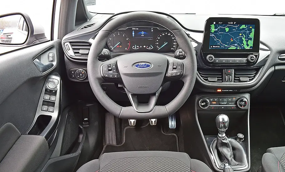 Das Cockpit des Ford Fiesta (2022).