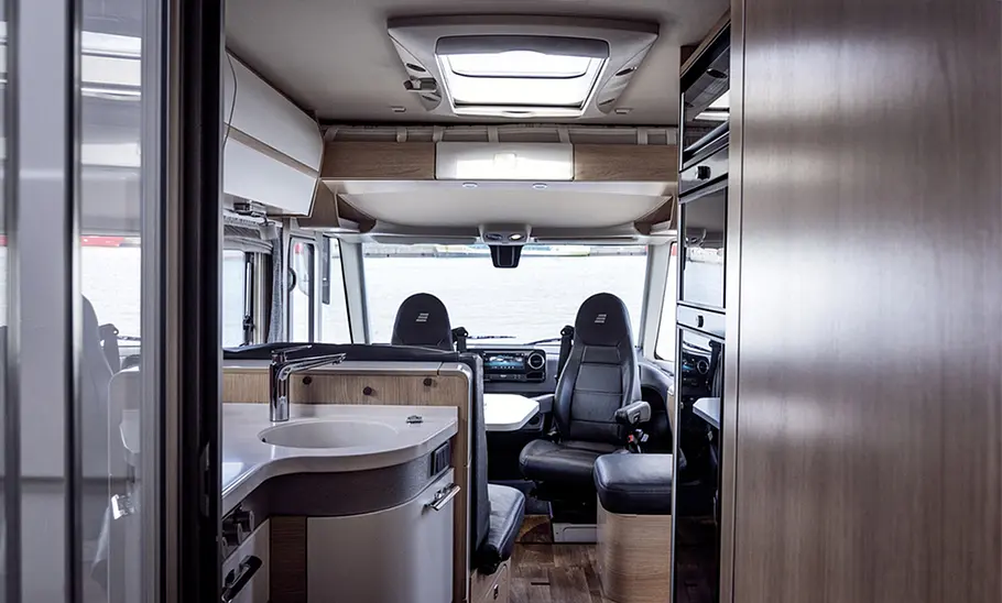 Hymer B-Klasse Master Line I 780 (2024) Hymer B-Klasse Master Line I 780 (2024) Innenraum Durchsicht