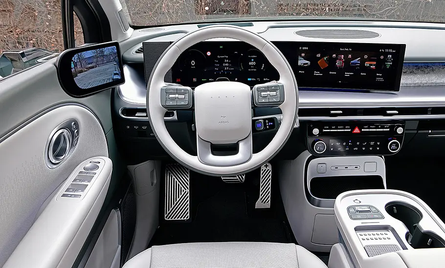 Das Cockpit des Hyundai Ioniq 9 (2025).