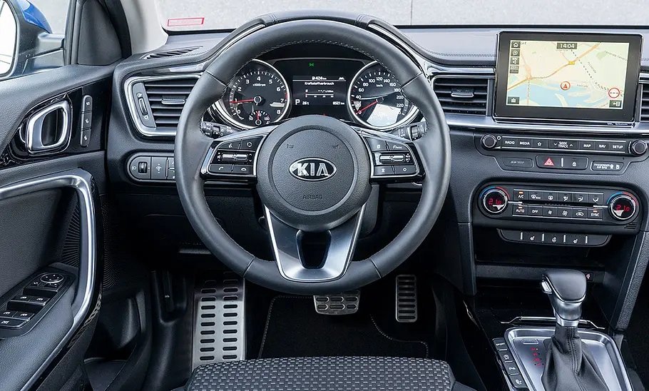 Das Cockpit des Kia Ceed (2018).