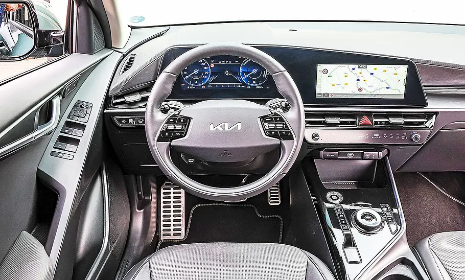 Kia Niro Blick auf die Armaturen im Innenraum des Kia Niro.