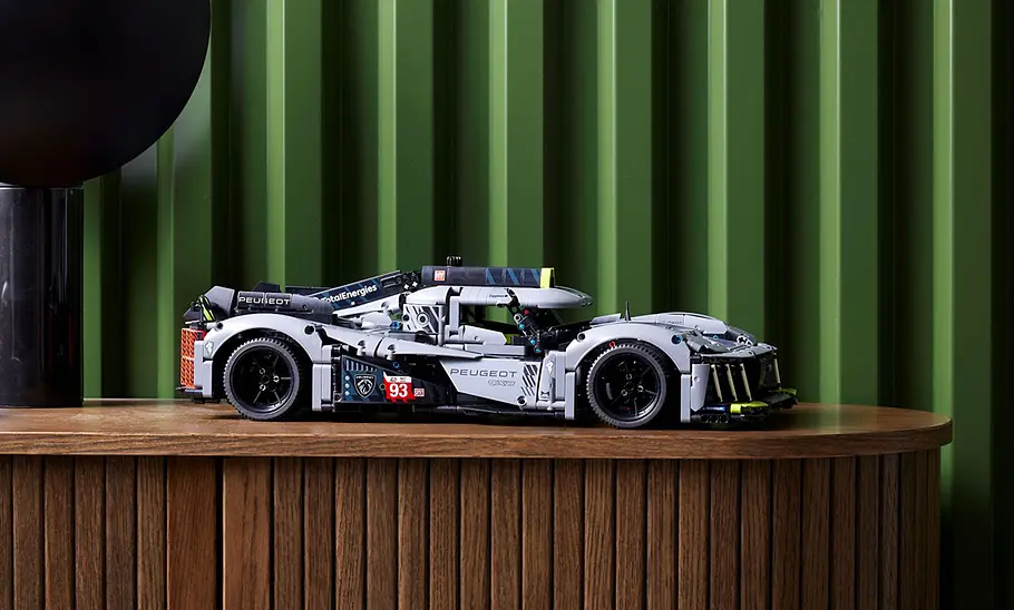 Lego Technic Peugeot 9X8 Lego Technic Peugeot 9X8 von der Seite