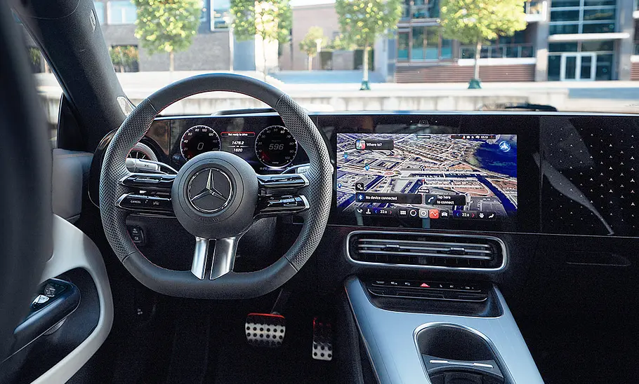 Das Cockpit des Mercedes CLA EQ (2025).