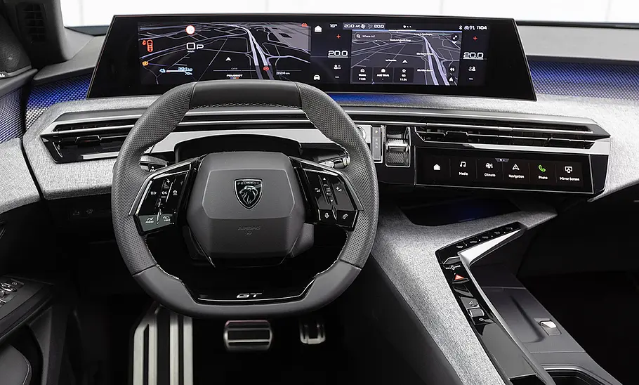 Peugeot E-3008; Cockpit